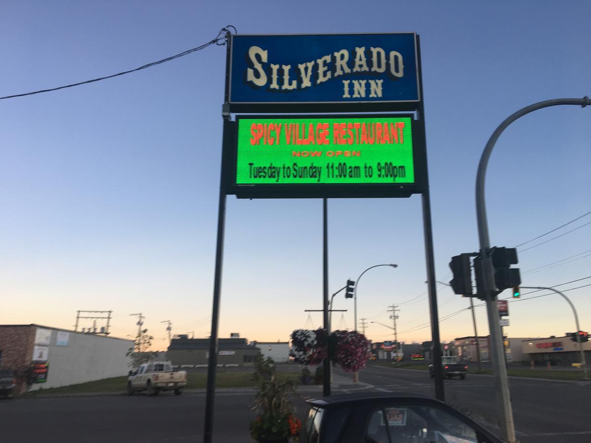 The Silverado Inn ดอว์สันครีก ภายนอก รูปภาพ